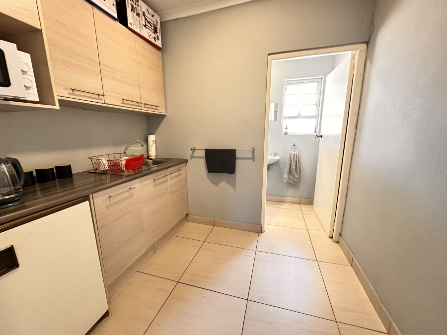 To Let Commercial Property for Rent in Beacon Bay Eastern Cape